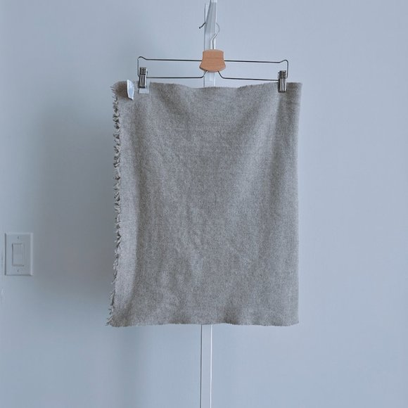 Low Classic Grey Wool Muffler Scarf - Picture 3 of 8